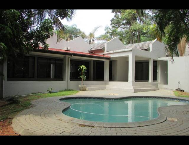 5 BEDROOM HOUSE FOR SALE IN WHITE RIVER EXT 18